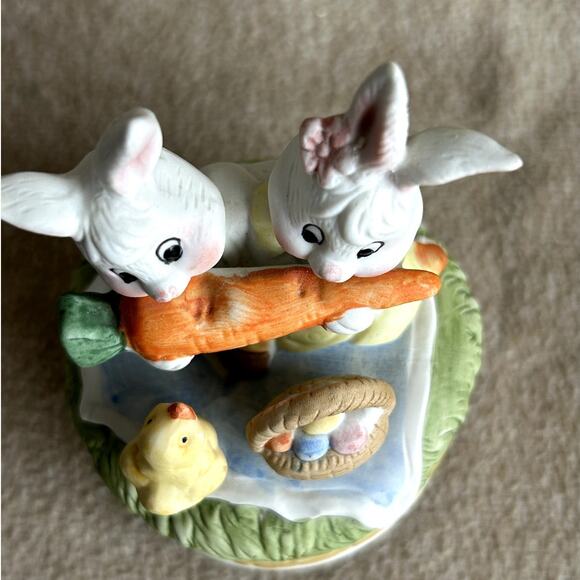 Musical Ceramic Easter Parade Bunny and Chick - Picture 4 of 6